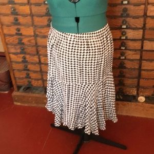 Houndstooth print skirt